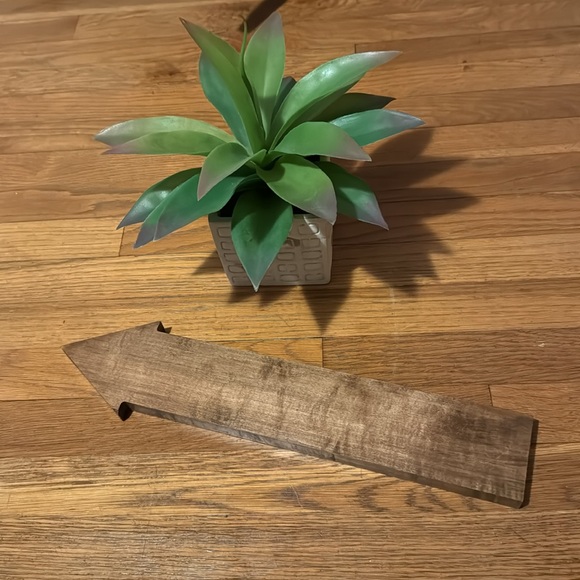 🌿Solid wood Photo Booth sign. Never used. Purchased from Etsy. - Picture 4 of 4